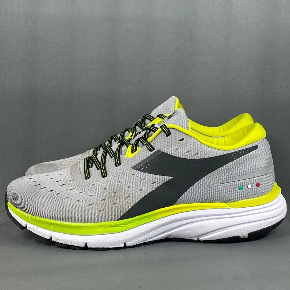 Diadora Mythos Blushield 6 Men's athletic shoes size 12.5